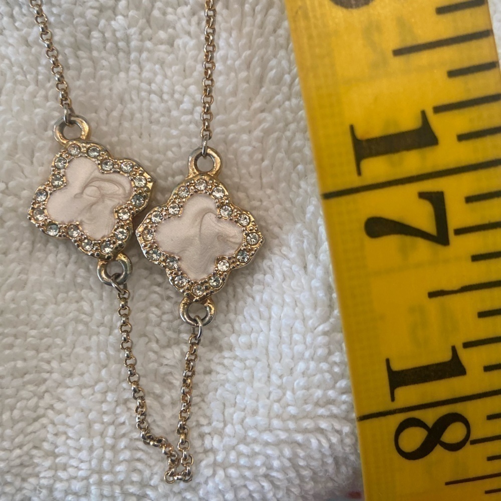 Boutique fine costume gold tone delicate clover necklace enamel crystal diamonds - Picture 8 of 9